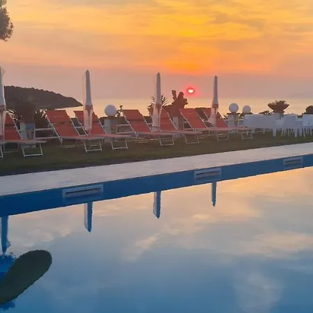 Cristina 3* Diamante