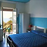 Cristina 3*
