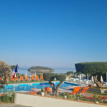 Cristina Hotel 3*