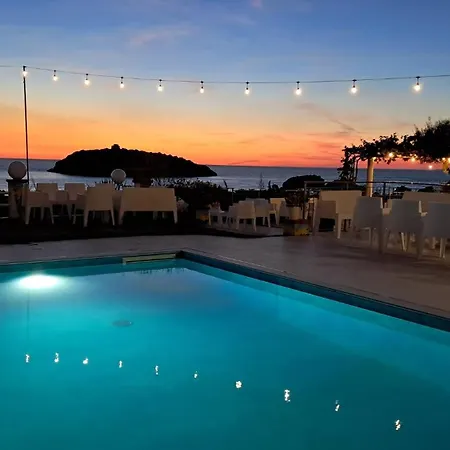 Hotel Cristina 3*