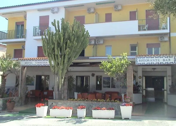 Cristina 3*